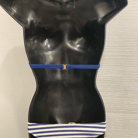 Bikini - Picture 6 of 6